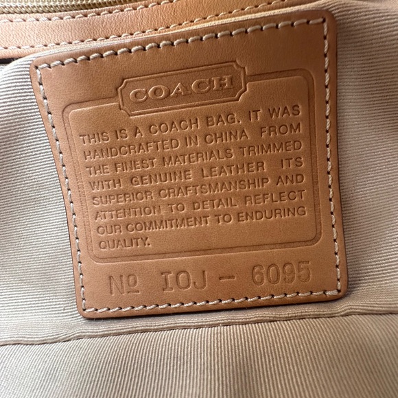 🌶️Coach Signature Red Clip Flap Shoulder Bag 6095🌶️ - Picture 9 of 9